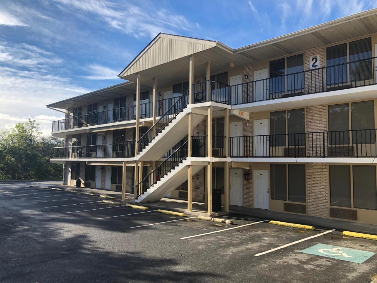 Apm Inn And Suites Winchester Dış mekan fotoğraf