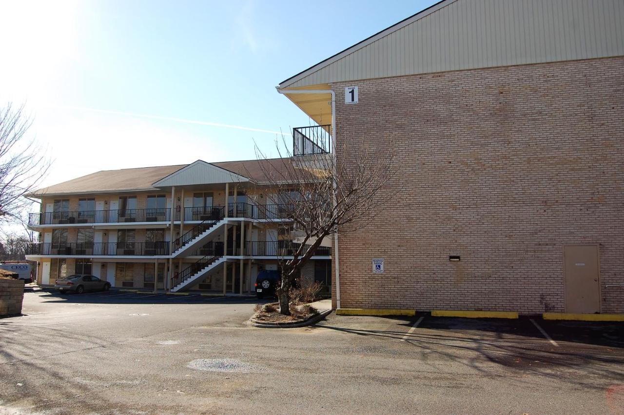 Apm Inn And Suites Winchester Dış mekan fotoğraf