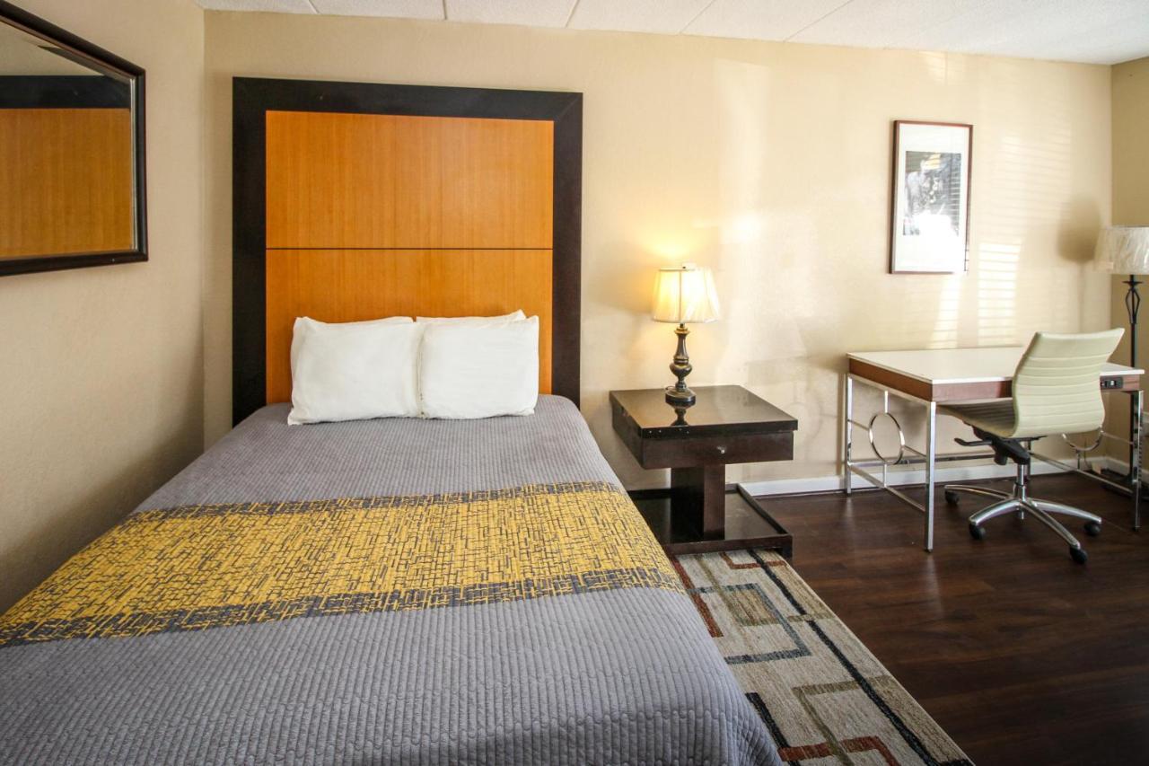Apm Inn And Suites Winchester Dış mekan fotoğraf